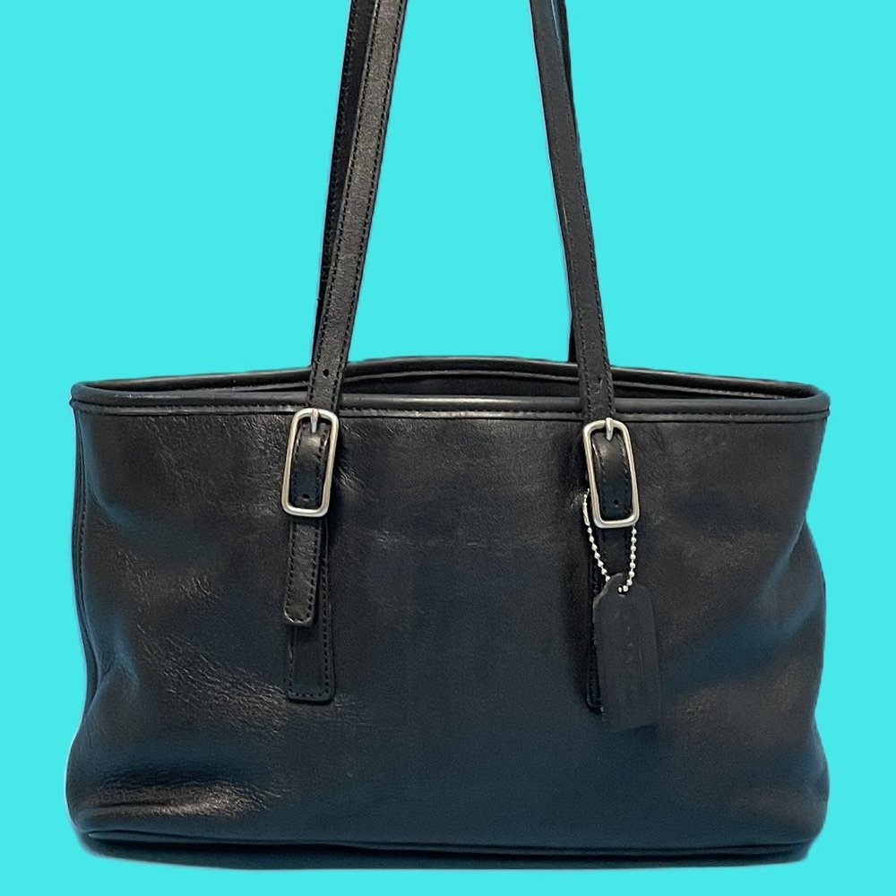 **SOLD** VINTAGE COACH Handbag Black Smooth Leather 9813 Logo Interior *EUC*